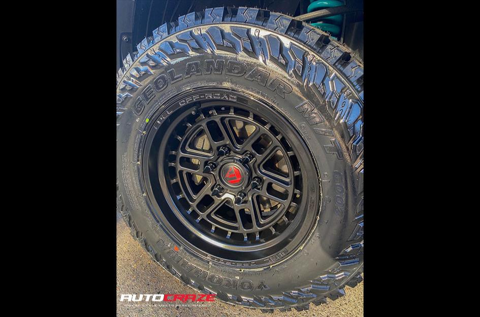 TOYOTA HILUX N80 4WD NITRO MATTE BLACK